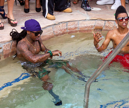 whitegirlsaintshit:
“ st3fan00:
“ Why Wayne got socks in the jacuzzi
”
those are his hooves you bitch
”